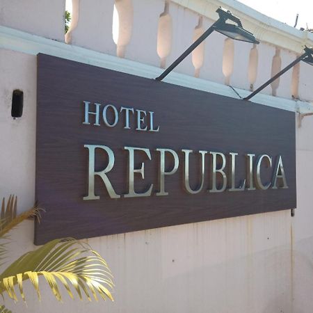 Hotel Republica Панаджі Екстер'єр фото